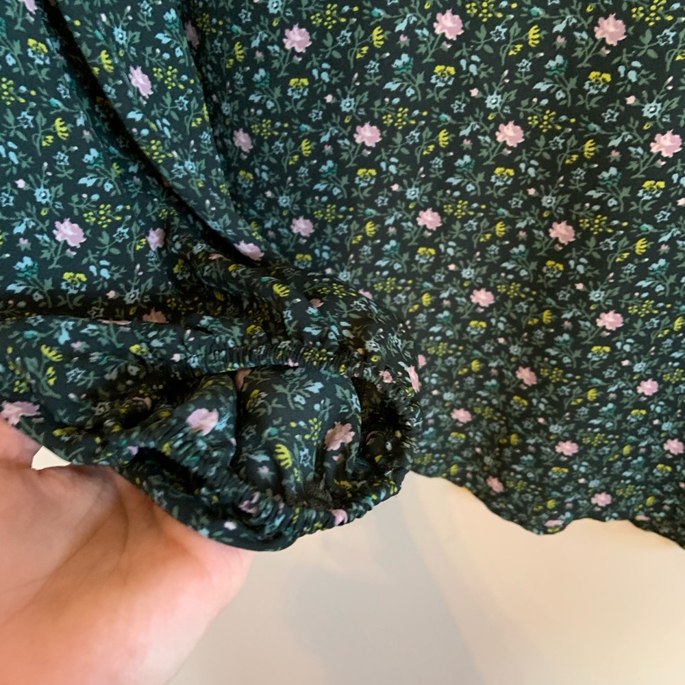 LOFT Ditsy Bloom Draped Sleeve Top Keyhole Button Office Core Floral Dark Green - Picture 6 of 8
